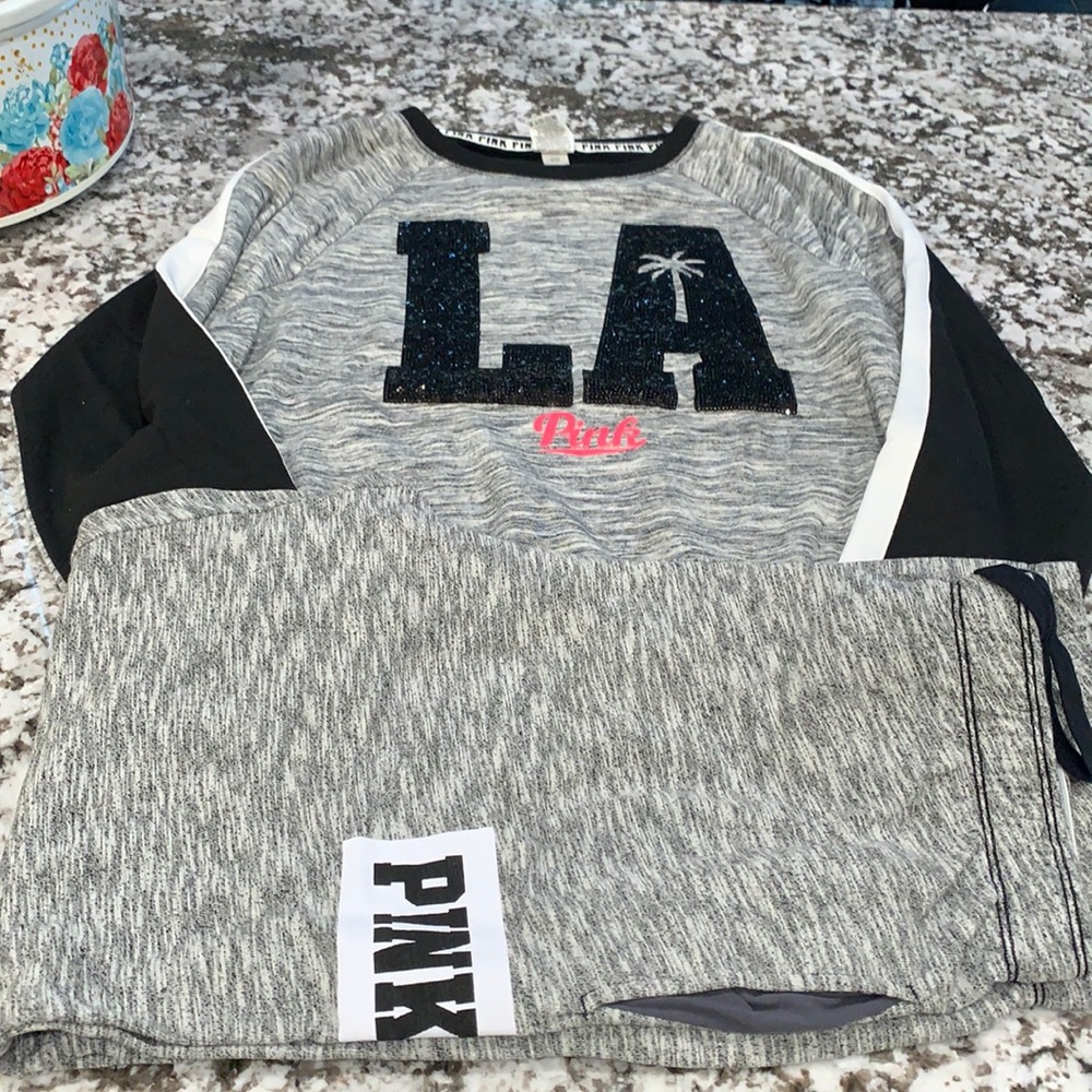 2 peice set wore 1 time victoria secret pink LA